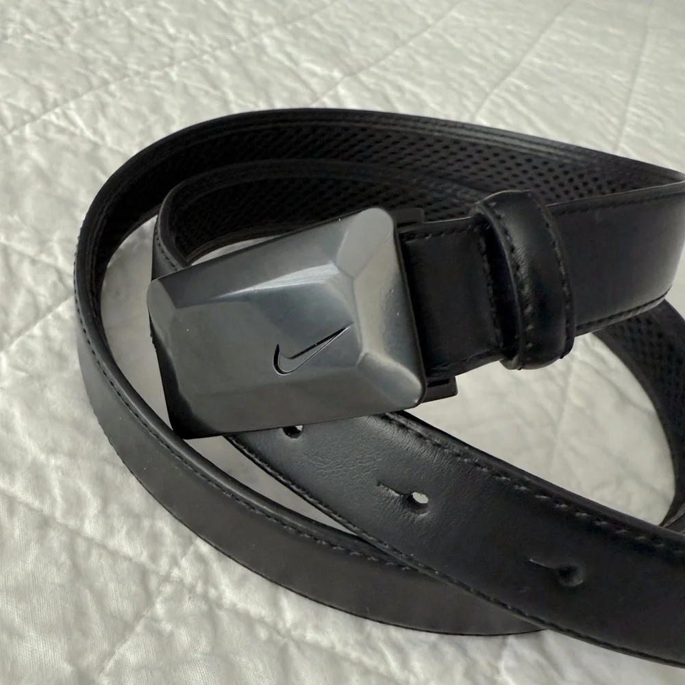 NWT Nike Black Belt Modern Design
